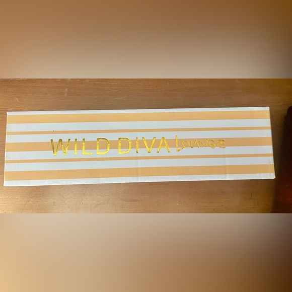 ⭐️NEW⭐️ Flip flop sandals with cute buckle detail (See available sizes) - Picture 4 of 4